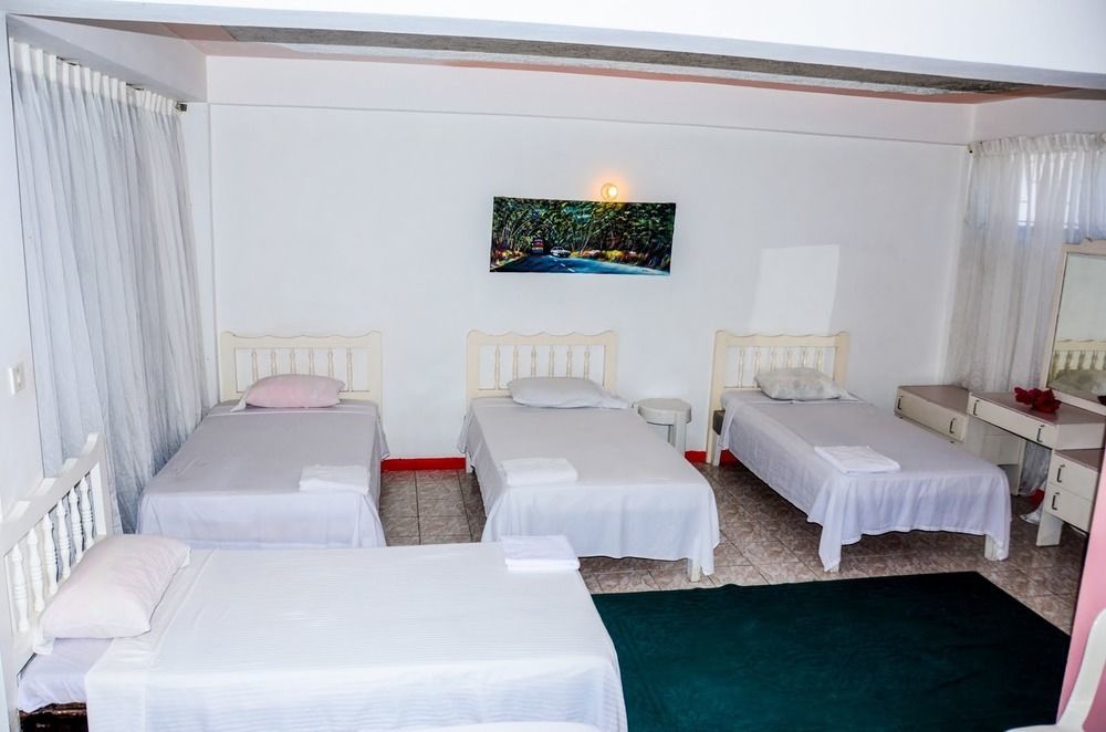 Marine View Hotel Ocho Rios Exterior photo